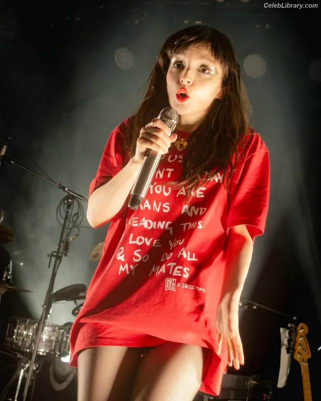Lauren Mayberry photo 23 of 1227