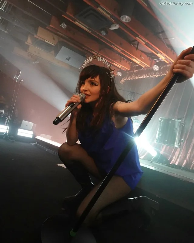 Lauren Mayberry photo 1 of 1227