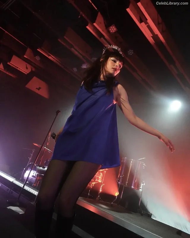Lauren Mayberry photo 15 of 1227