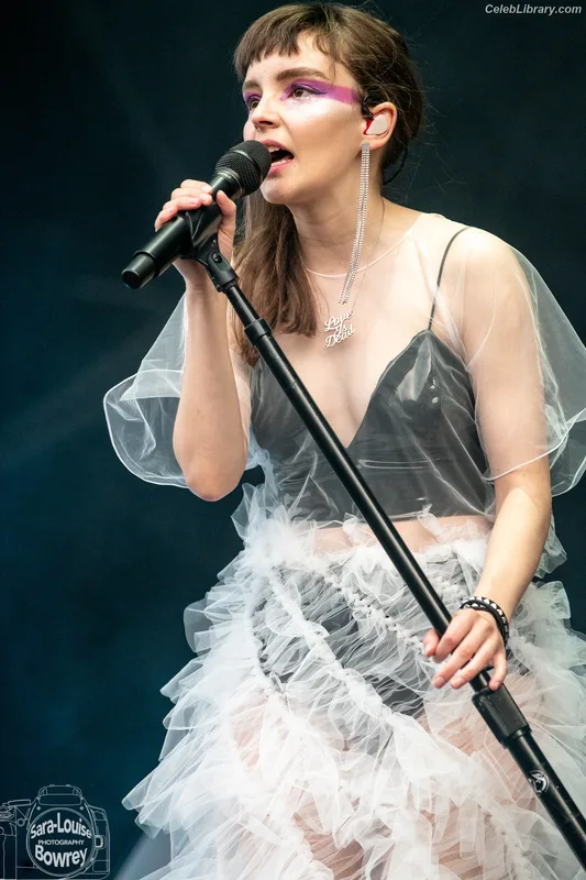 Lauren Mayberry photo 17 of 1227