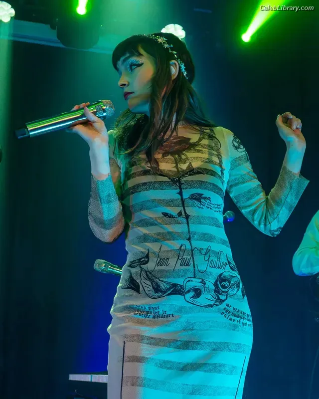 Lauren Mayberry photo 19 of 1227