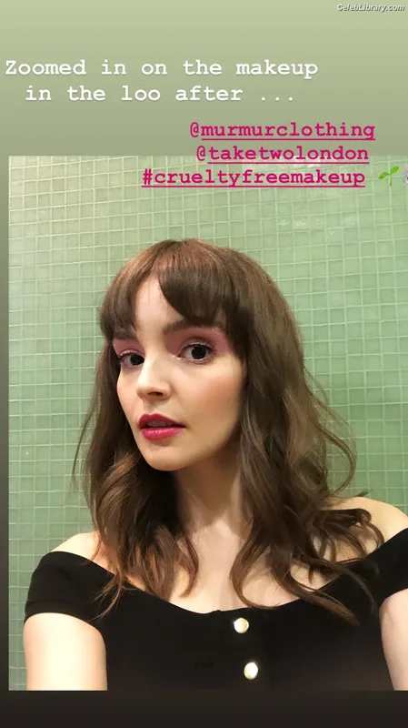 Lauren Mayberry photo 16 of 1227