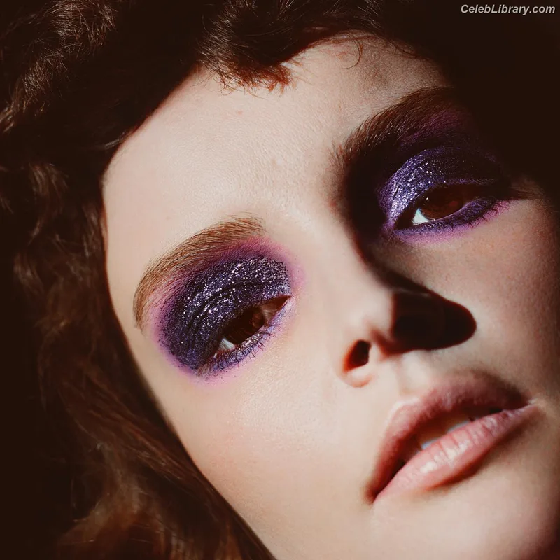 Lauren Mayberry photo 6 of 1227