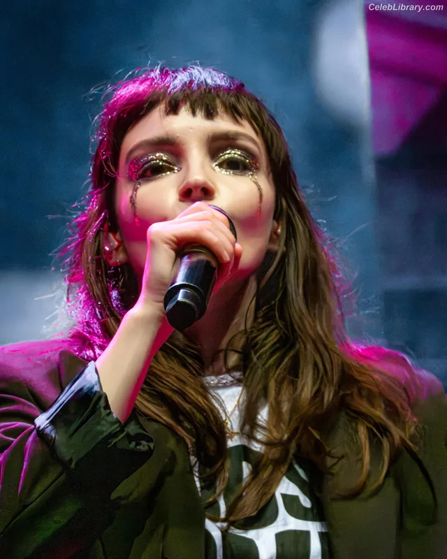 Lauren Mayberry photo 8 of 1227