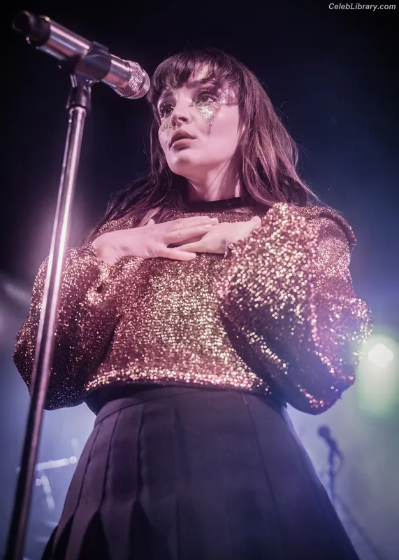 Lauren Mayberry photo 9 of 1227