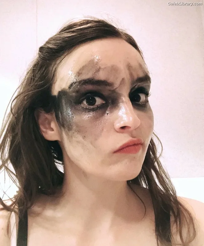Lauren Mayberry photo 10 of 1227