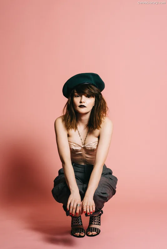 Lauren Mayberry photo 19 of 1227