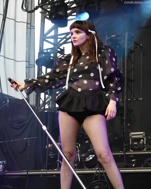 Lauren Mayberry photo 16 of 1227