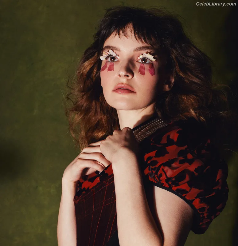 Lauren Mayberry photo 19 of 1227