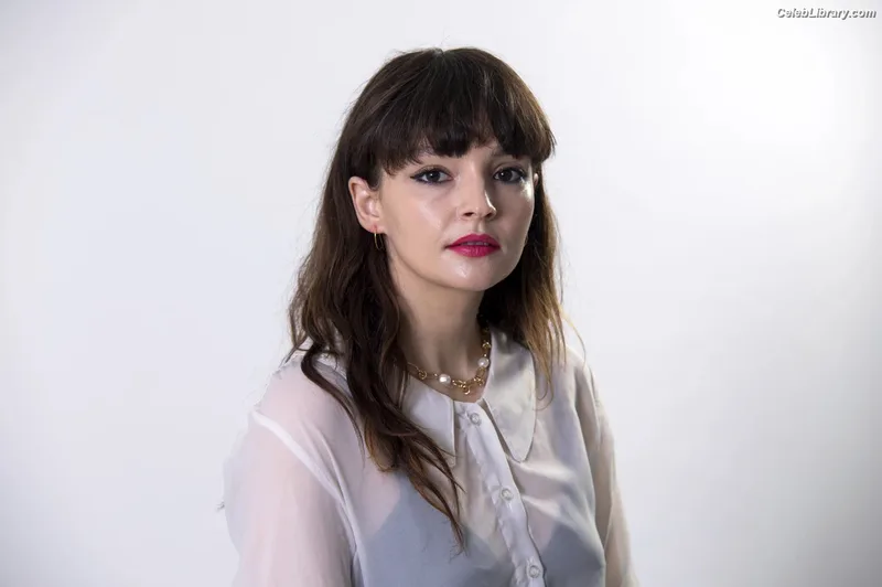 Lauren Mayberry photo 8 of 1227