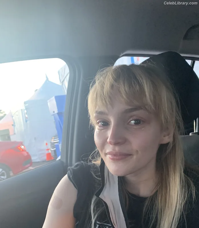 Lauren Mayberry photo 15 of 1227