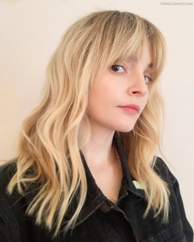 Lauren Mayberry photo 19 of 1227
