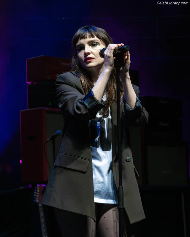 Lauren Mayberry photo 23 of 1227