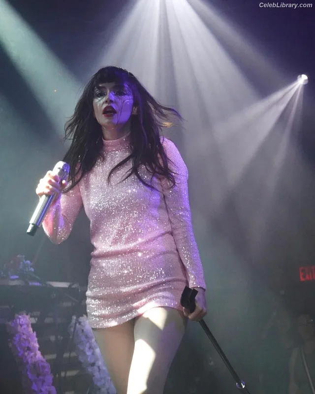 Lauren Mayberry photo 18 of 1227