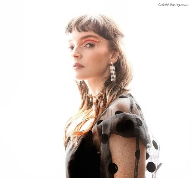 Lauren Mayberry photo 17 of 1227