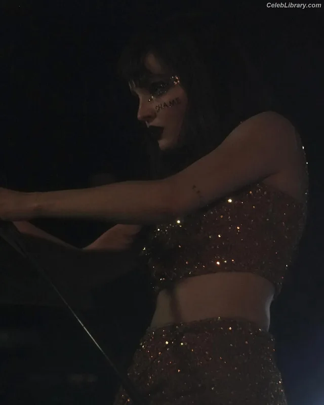 Lauren Mayberry photo 20 of 1227