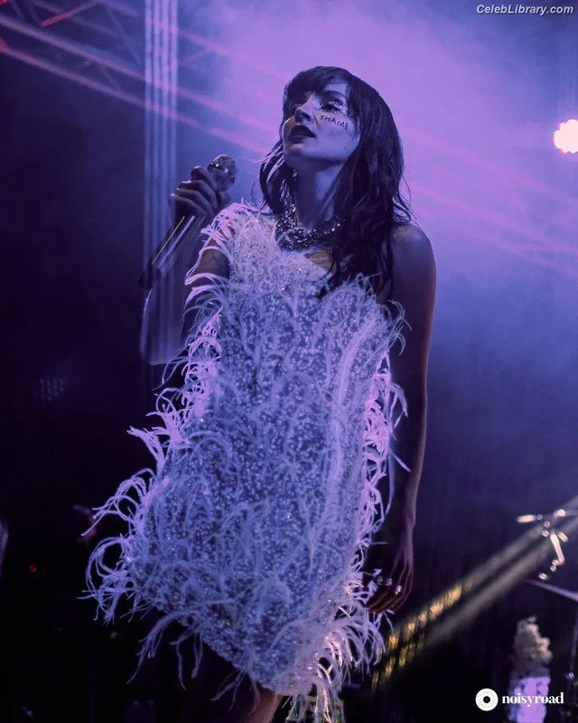 Lauren Mayberry photo 6 of 1227