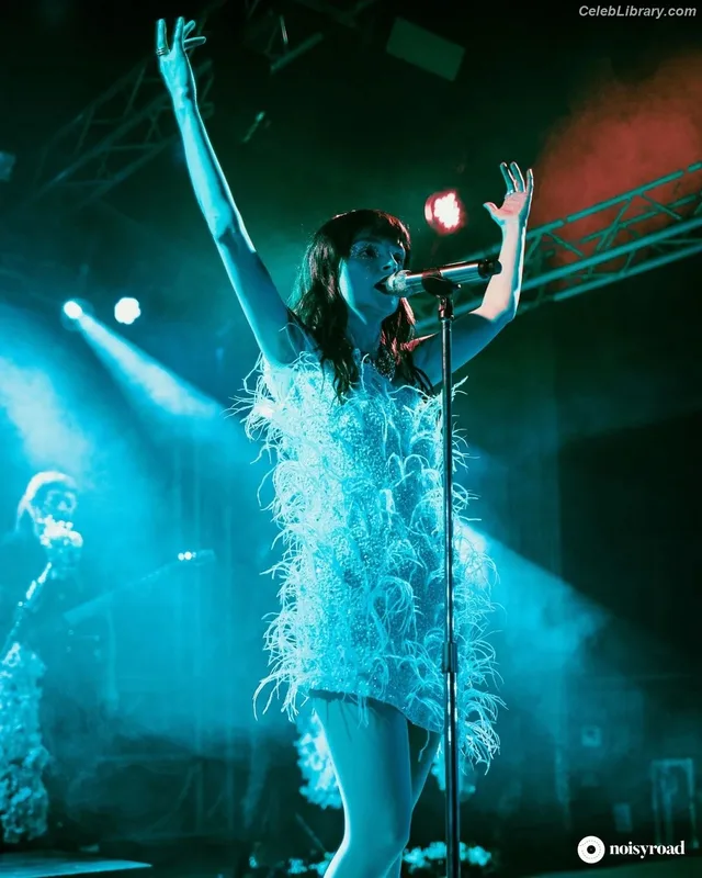 Lauren Mayberry photo 16 of 1227