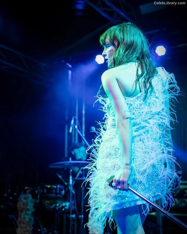 Lauren Mayberry photo 17 of 1227