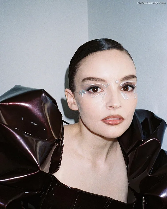 Lauren Mayberry photo 19 of 1227