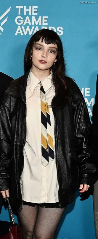 Lauren Mayberry photo 1 of 1227