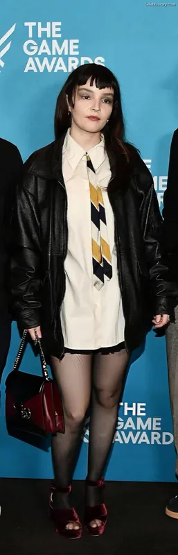 Lauren Mayberry photo 3 of 1227