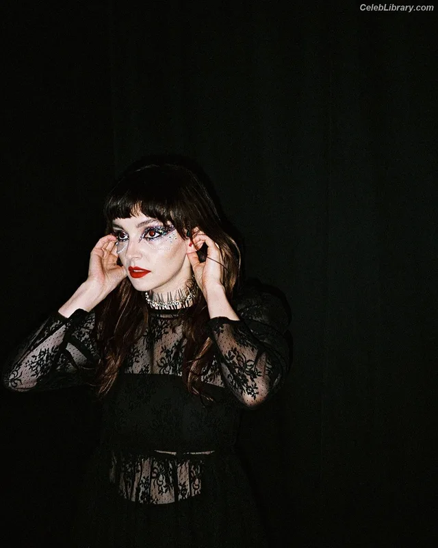 Lauren Mayberry photo 4 of 1227