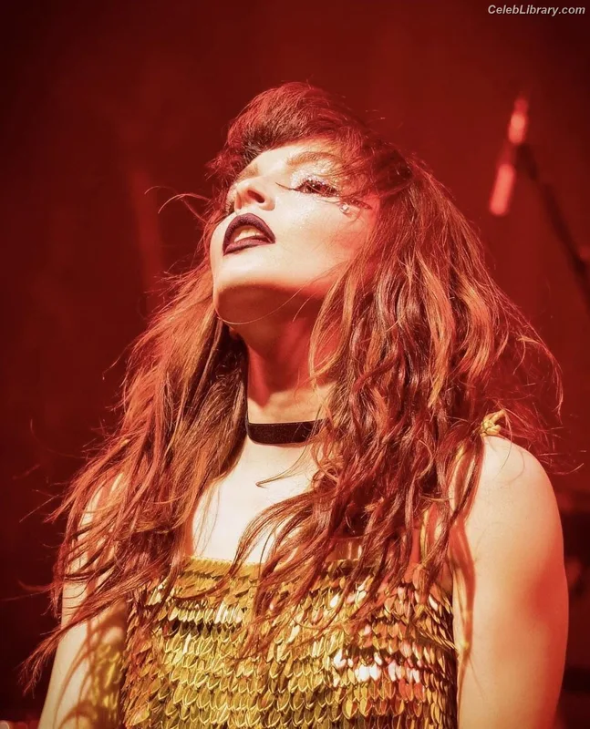 Lauren Mayberry photo 18 of 1227