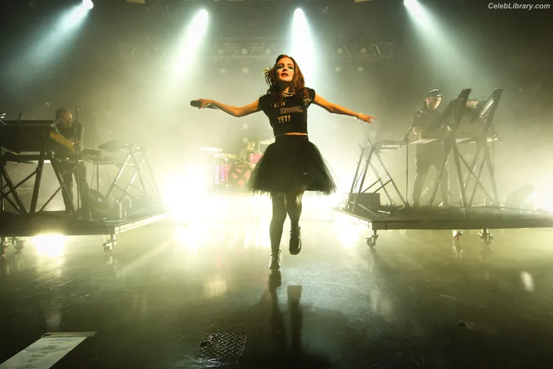 Lauren Mayberry photo 6 of 1227