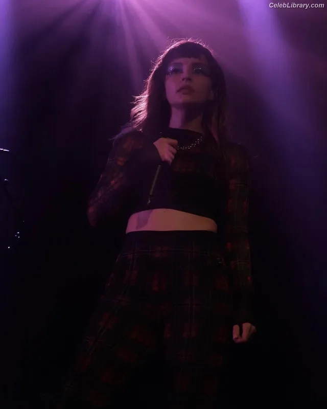 Lauren Mayberry photo 20 of 1227