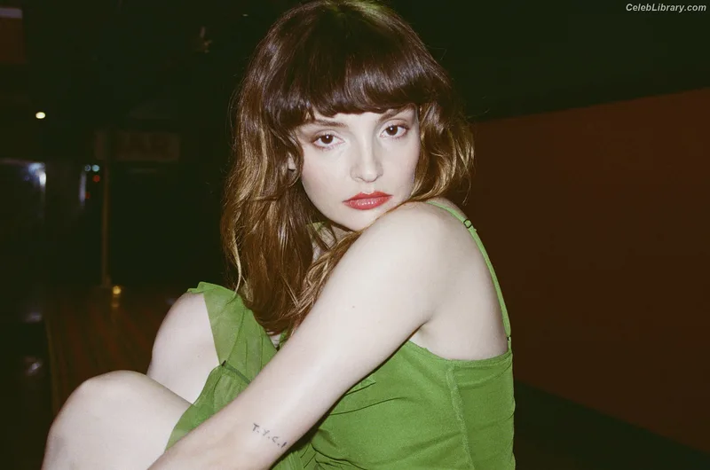 Lauren Mayberry photo 6 of 1227