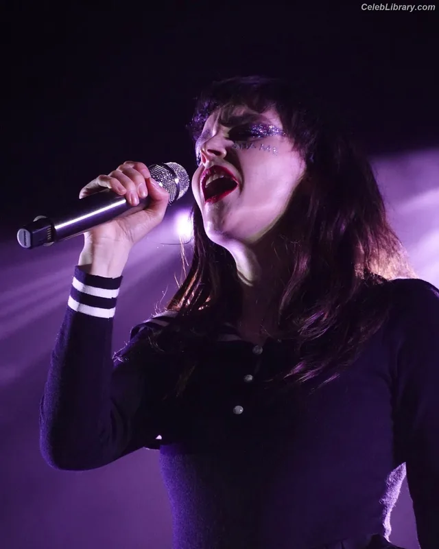 Lauren Mayberry photo 12 of 1227