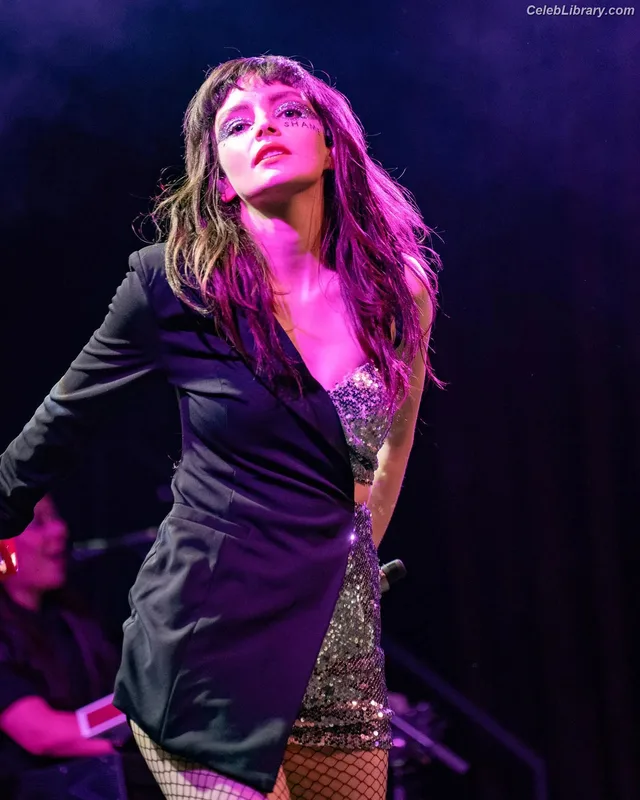 Lauren Mayberry photo 11 of 1227