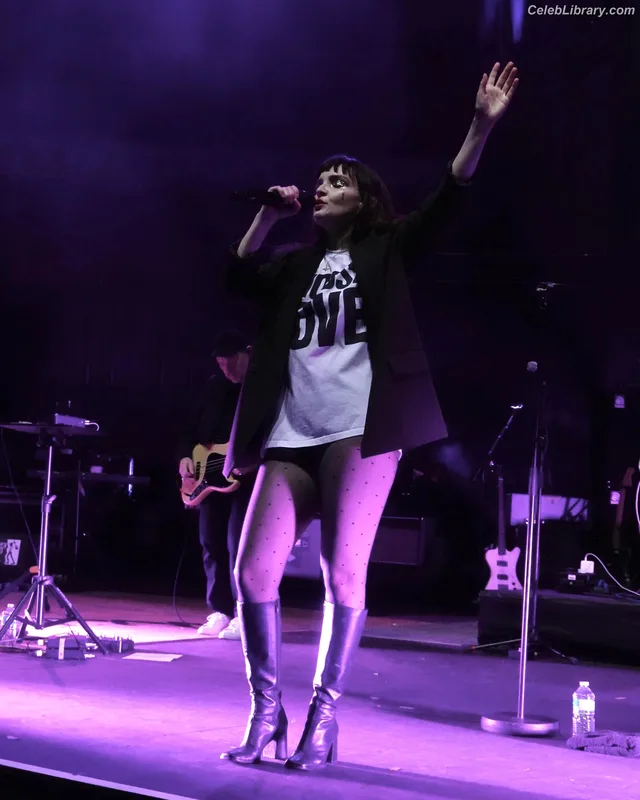 Lauren Mayberry photo 15 of 1227