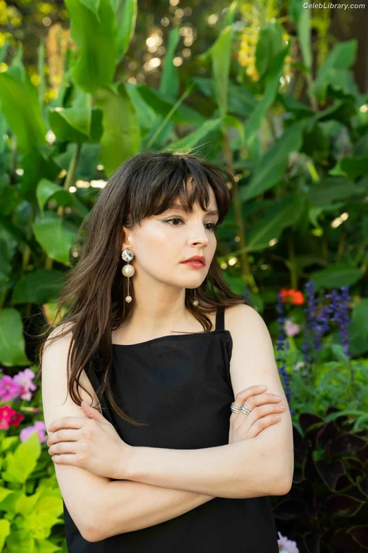 Lauren Mayberry photo 18 of 1227