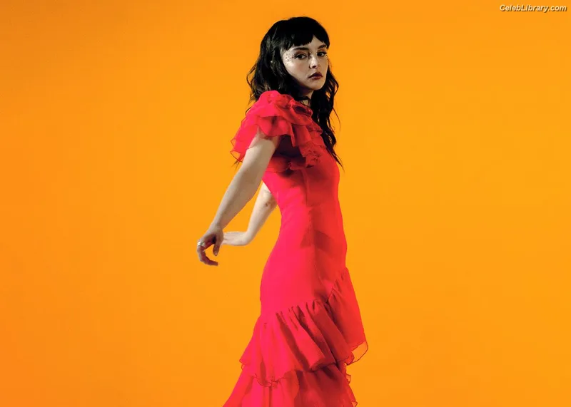 Lauren Mayberry photo 23 of 1227