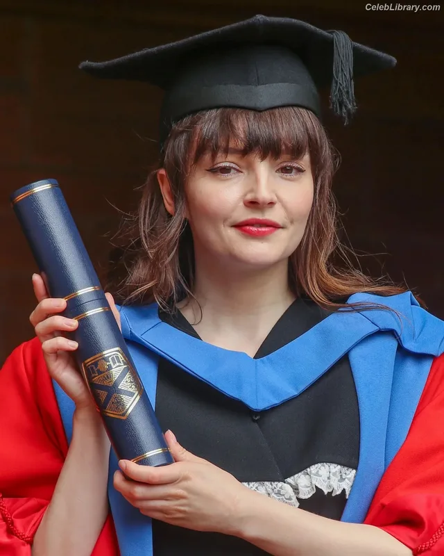 Lauren Mayberry photo 19 of 1227