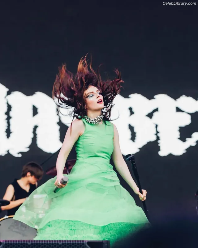 Lauren Mayberry photo 11 of 1227