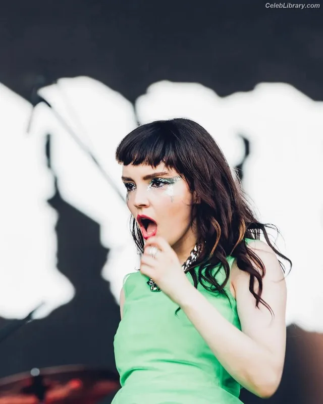 Lauren Mayberry photo 12 of 1227