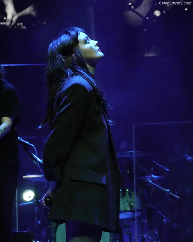 Lauren Mayberry photo 16 of 1227