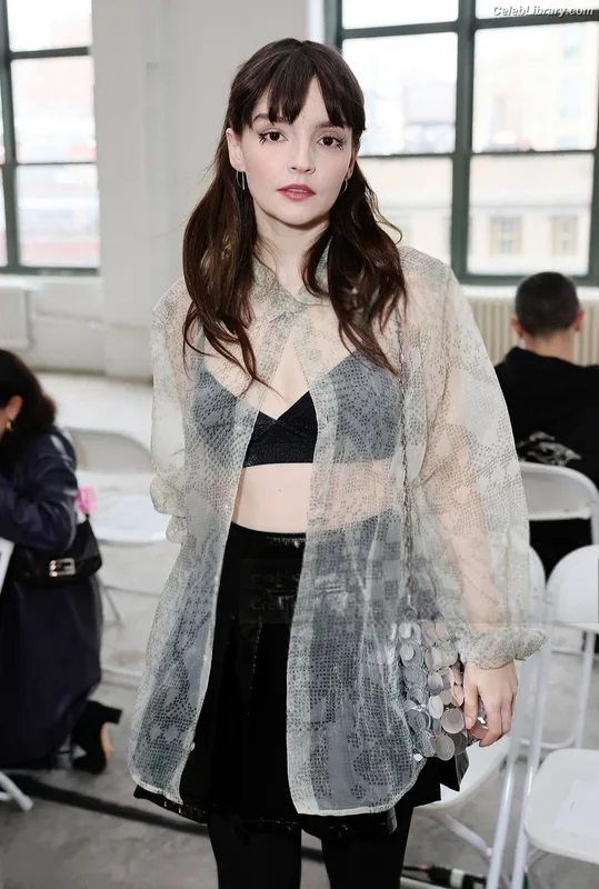 Lauren Mayberry photo 6 of 1227