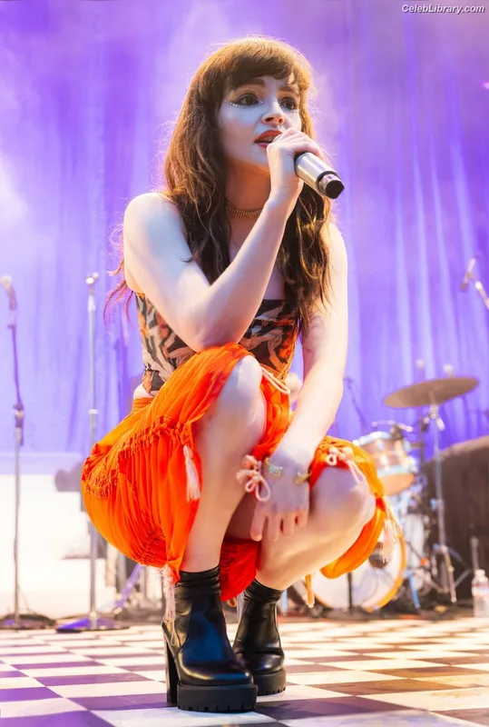 Lauren Mayberry photo 12 of 1227