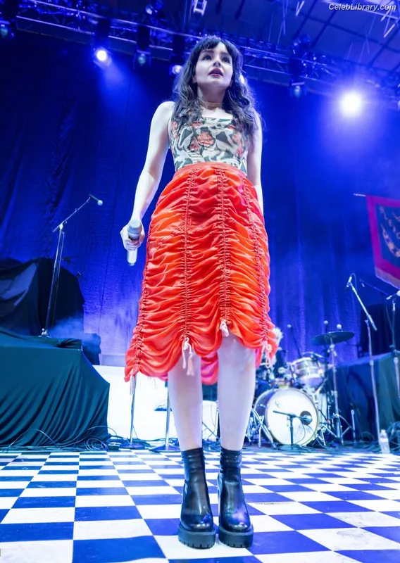 Lauren Mayberry photo 16 of 1227