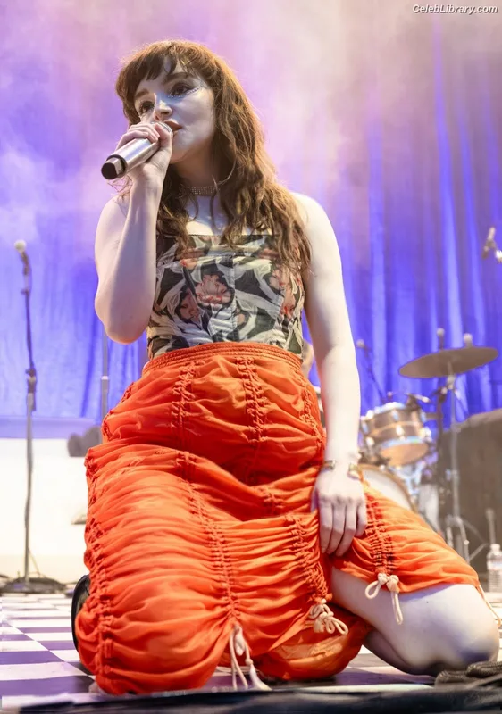 Lauren Mayberry photo 18 of 1227