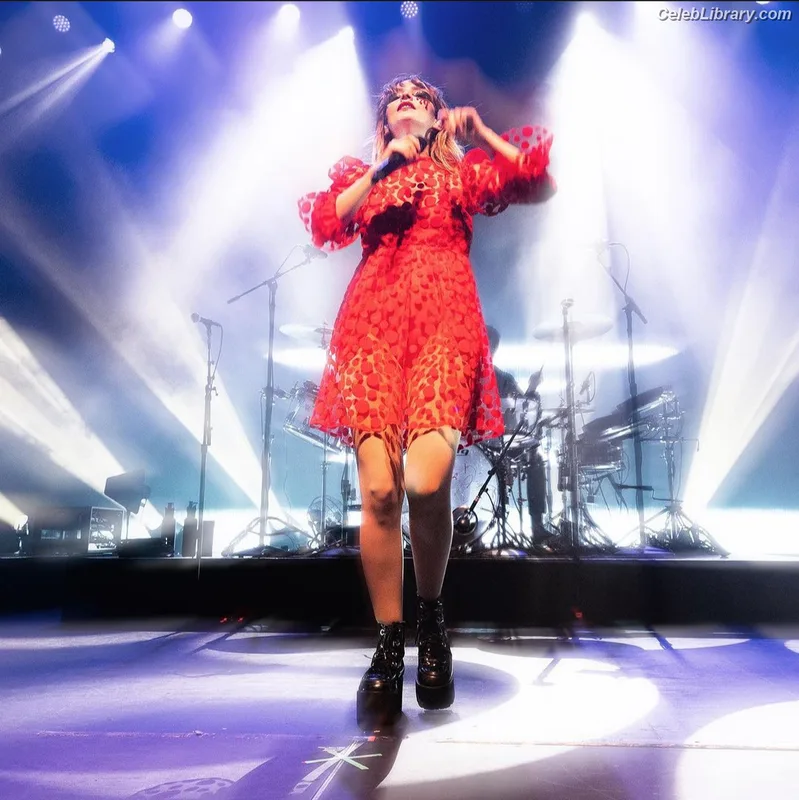 Lauren Mayberry photo 20 of 1227