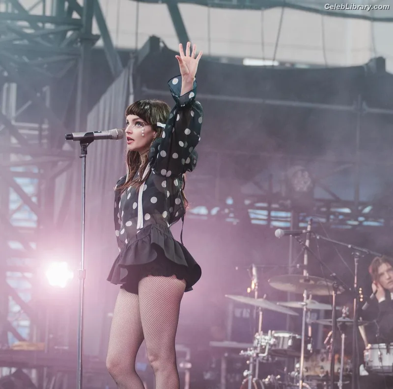 Lauren Mayberry photo 10 of 1227