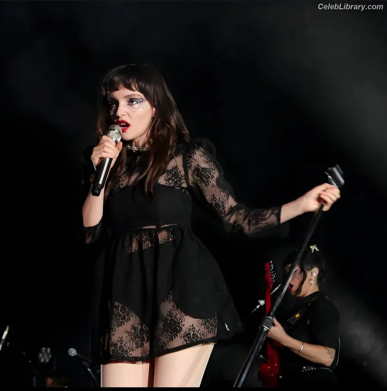 Lauren Mayberry photo 12 of 1227