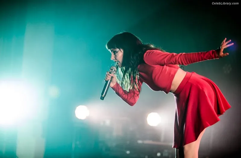 Lauren Mayberry photo 15 of 1227