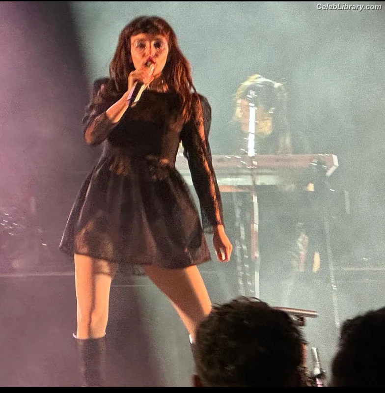Lauren Mayberry photo 20 of 1227