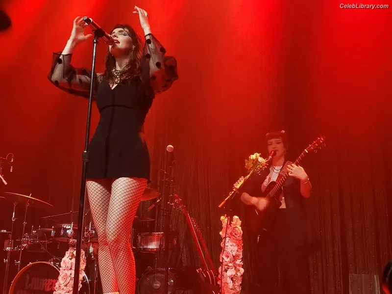 Lauren Mayberry photo 19 of 1227